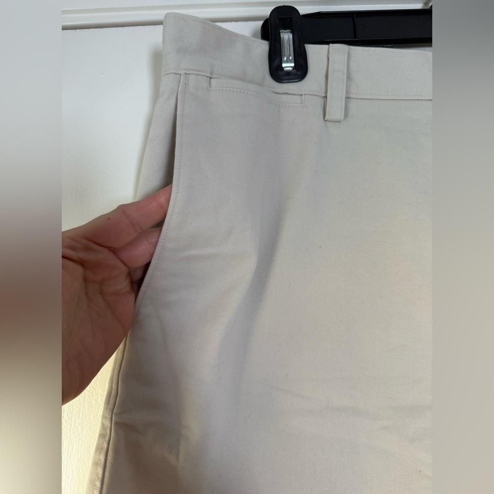 New! Banana Republic Men’s Flat Front Chino Shorts 100% Cotton Tan Khaki Size 33 - Picture 2 of 6
